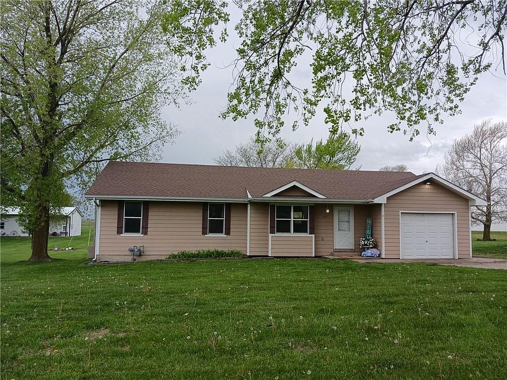 511 Pine St, Nortonville, KS 66060 Zillow