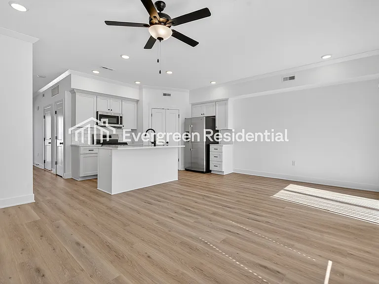 7013 NW 82nd Ter — Photo 16