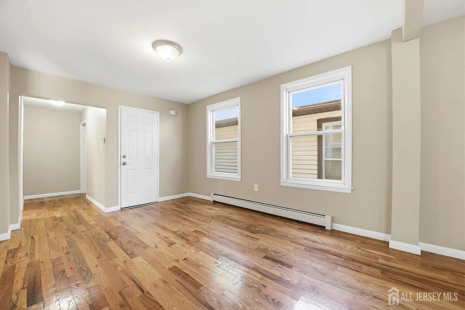 3 bed, 1.0 bath, $3,200 — Photo 3