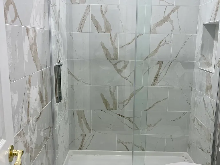 Alexandria Apartments — Photo 15