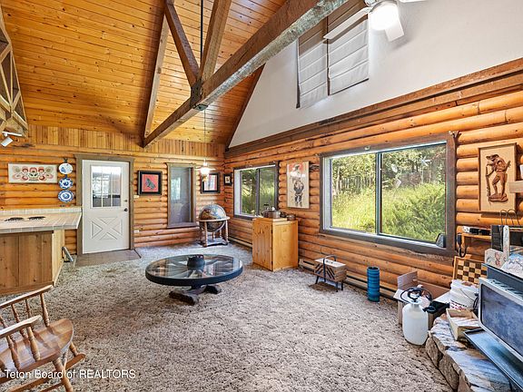 4th image of 257 Aspen Way