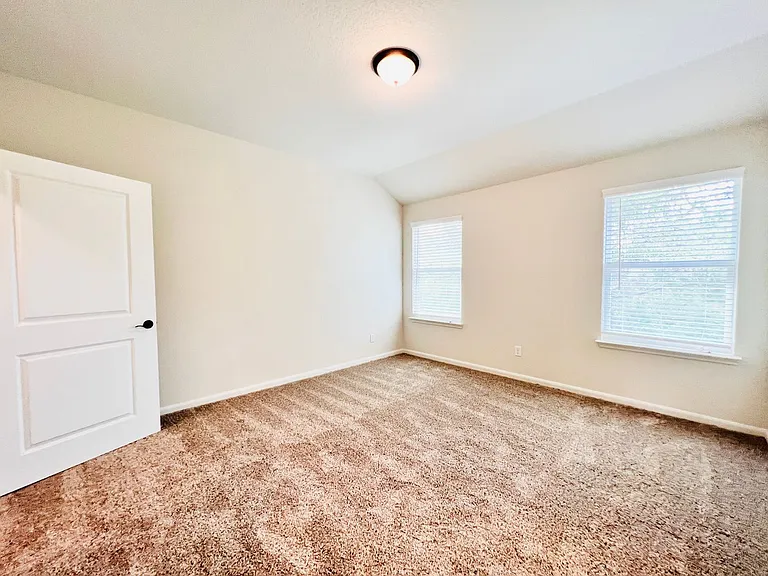 10322 Lynwood Vlg — Photo 7