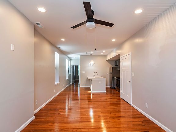 4th image of 4414 Swan Ave #2F