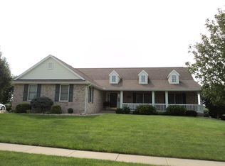 1401 Crimson King Ct, Geneseo, IL 61254