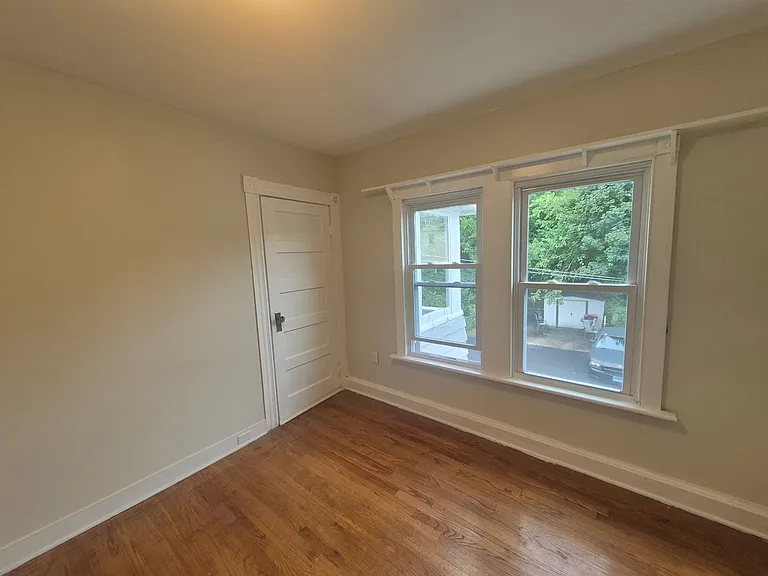 25 Howard Ave — Photo 16