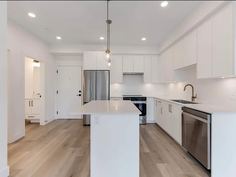20286 72b Ave — Photo 1