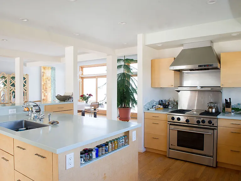 333 Dune Rd — Photo 17