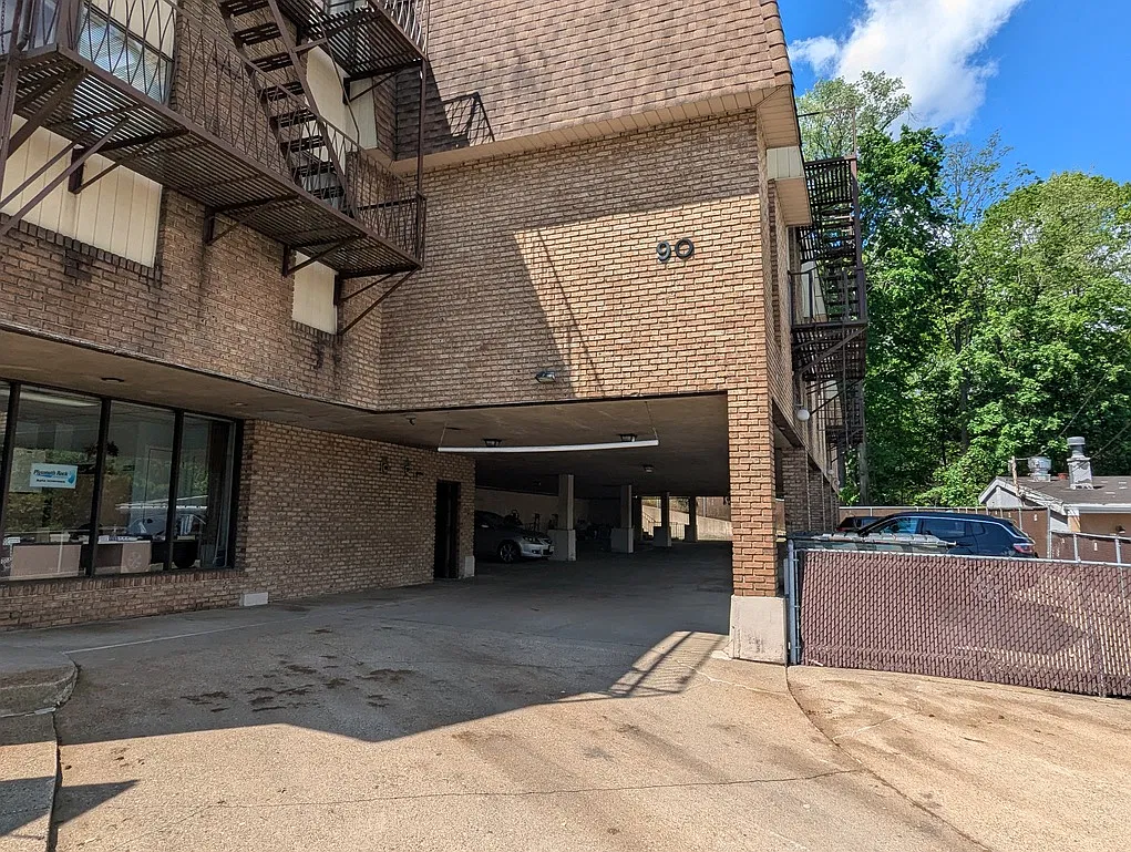 1 bed, 850 sqft, $2,100 — Photo 2