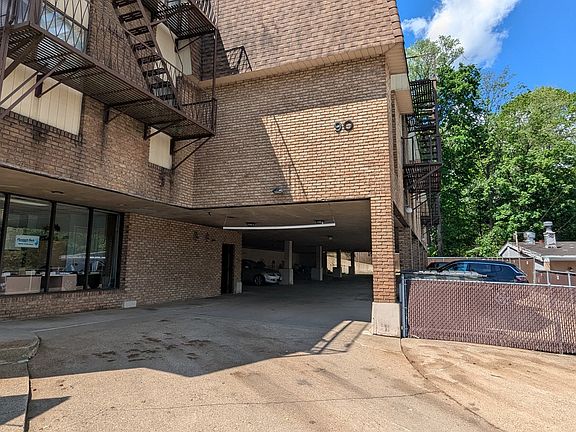 2nd image of 90 Kinderkamack Rd APT 3A