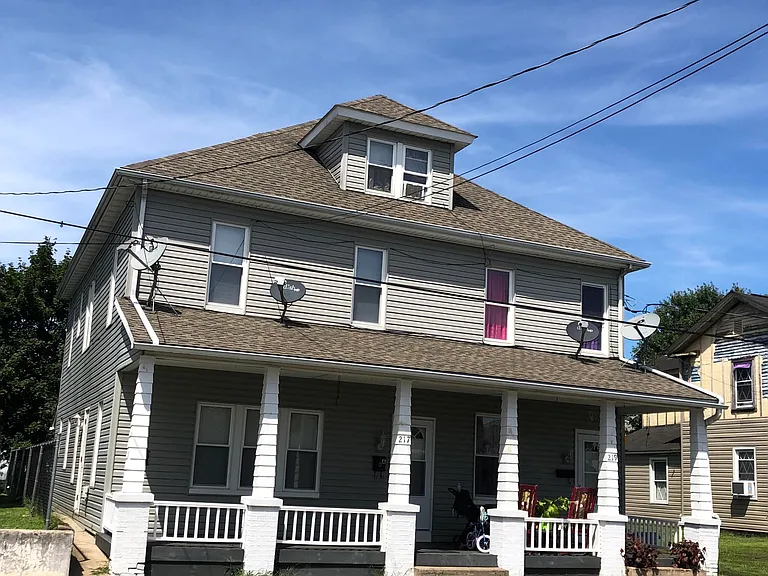 217 E 7th St #A — Photo 1