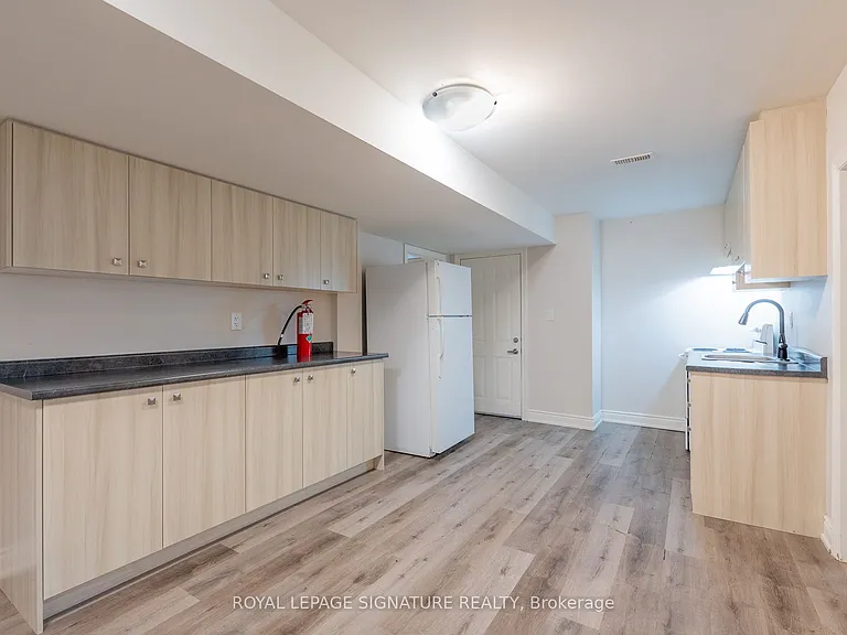 5385 Durie Rd #LOWER — Photo 9