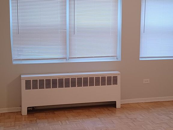 4th image of 4621 N Paulina St