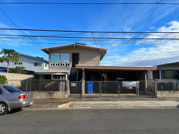 99-225 Ohekani Loop, Aiea, HI 96701