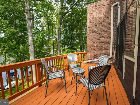 11032 Thrush Ridge Rd, Reston, VA 20191