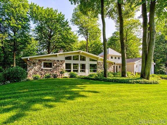 3rd image of 15353 Timber Ridge Ln