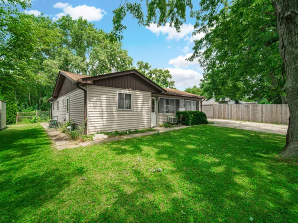 456 W Auburn Ln, Crete, IL 60417