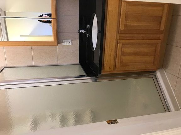 5th image of 303 E 46th St APT 4W
