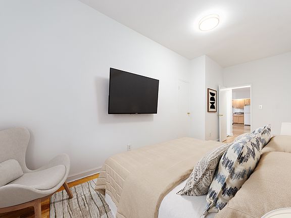 4th image of 205 W 91st St APT Be
