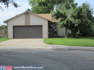 2816 Stagecoach Pl, Grand Island, NE 68801