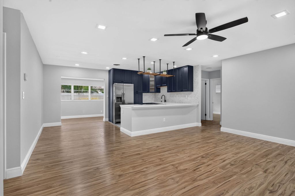 1624 NE 31ST Court, photo 3