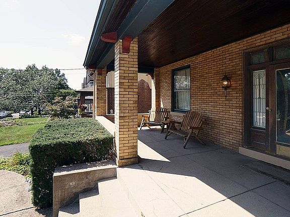 2nd image of 3567 Shaw Ave