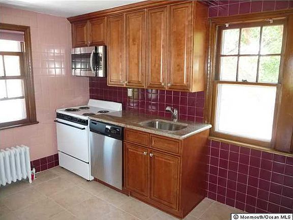2nd image of 122 Beachway Ave