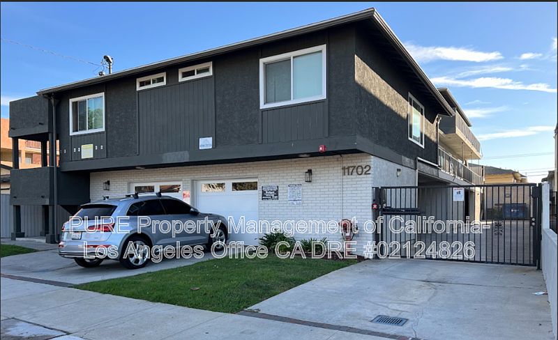 1st image of 11702 Menlo Ave #1