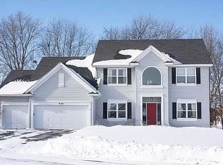 9129 Carriage Hill Lndg, Savage, MN 55378