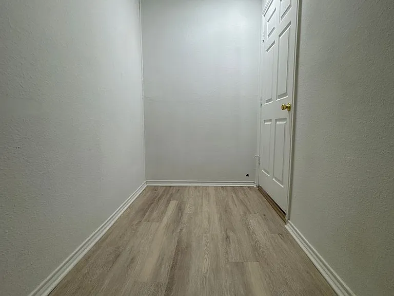 2310 W Hickory St — Photo 15