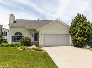 25 Drake Ct, Bloomington, IL 61704