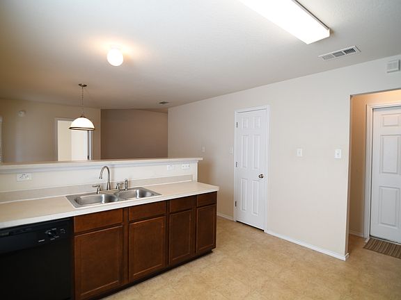 5th image of 7207 Freedom Dr