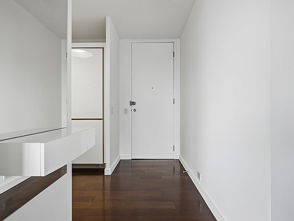 2nd image of 340 W Diversey Pkwy APT 2817