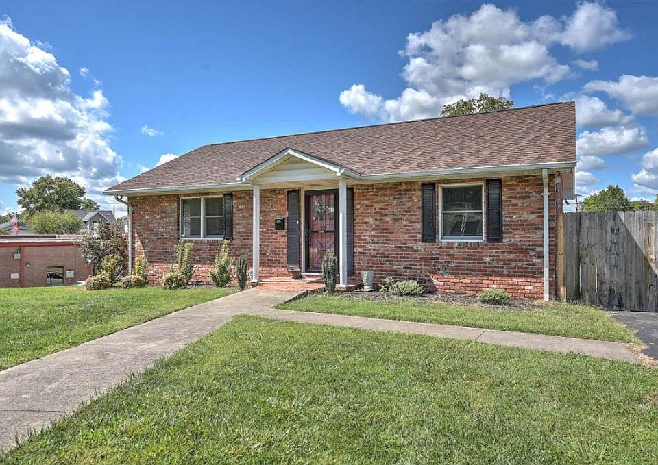 1st image of 909 Yadkin St