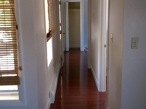 5th image of 75 Caswell St