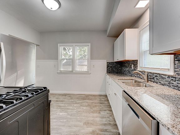 3rd image of 3522 Aldrich Ave N
