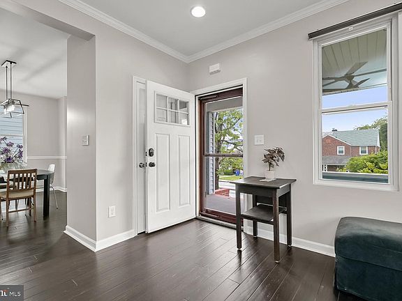 2nd image of 3006 Echodale Ave