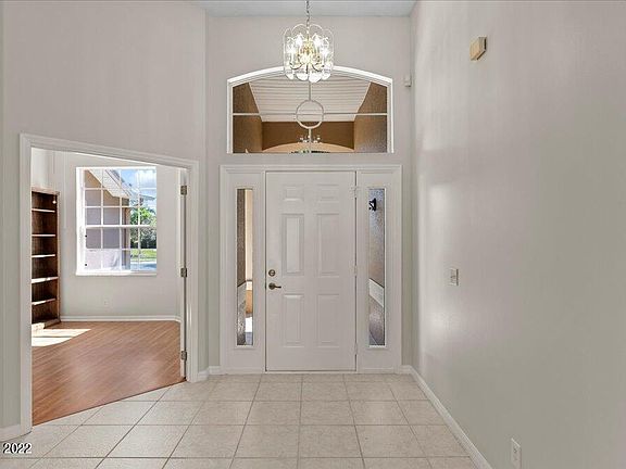 4th image of 5947 Newbury Cir
