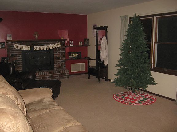 Living Room w/ Fireplace