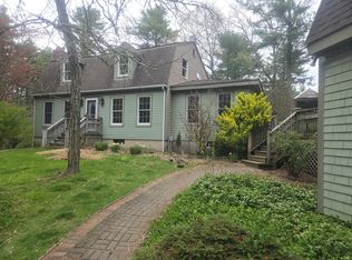 520 Fisher Rd, Dartmouth, MA 02747