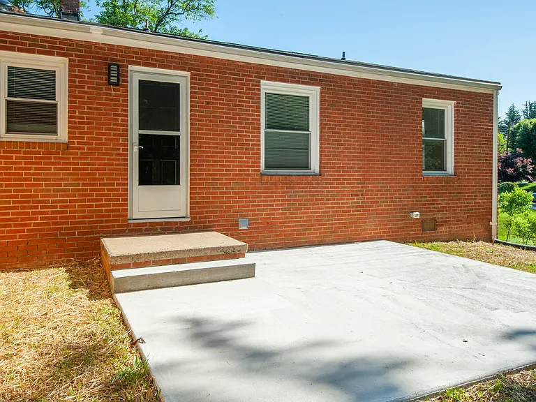 2218 Wayne Ave #A — Photo 8