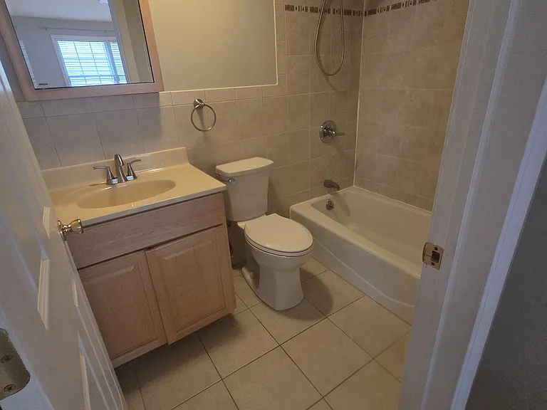 301 61st St #1B — Photo 5