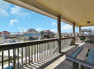 320 Shark Ln, Surfside Beach, TX 77541