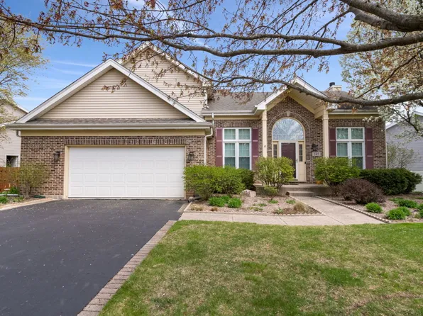 145 Barnes Rd, Elgin, IL 60124