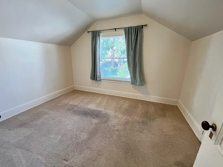 3424 Middleton Ave — Photo 8