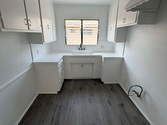 4th image of 5309-5315 Whitsett Ave #5309-5