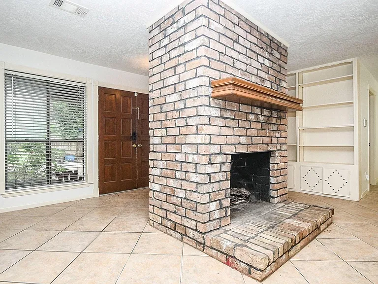 6702 Spring Leaf Dr — Photo 8