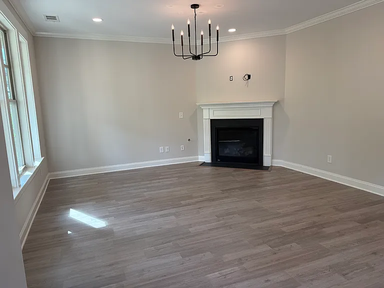 2812 Americus Dr — Photo 4