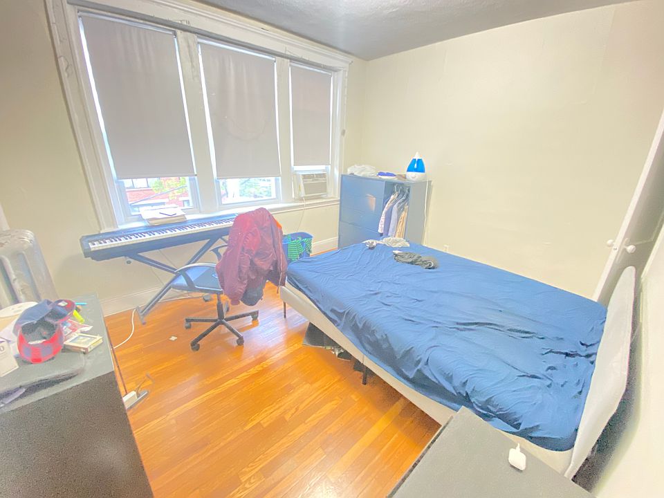 1st image of 23 Saint Lukes Rd APT 2
