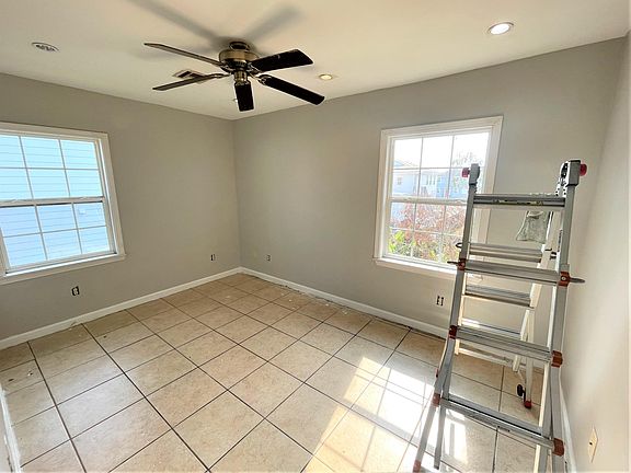 4th image of 6218 Pasteur Blvd