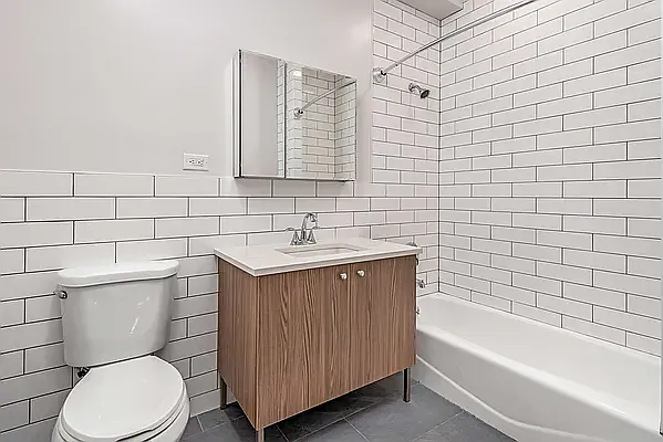51-10 Vernon Blvd #1B — Photo 7